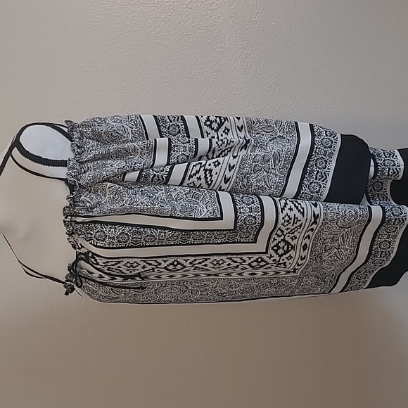 Open Shoulder 1 Chicos Top lg - Picture 2 of 6